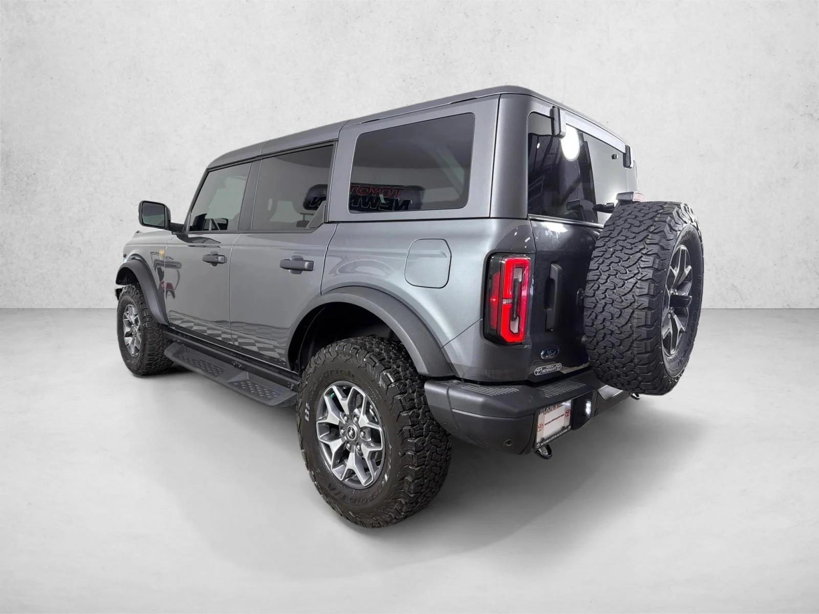 Used 2024 Gray Ford Badlands image 6