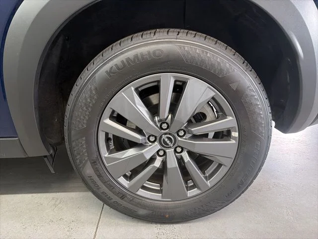 Used 2024 Deep Ocean Blue Pearl Nissan SV image 9