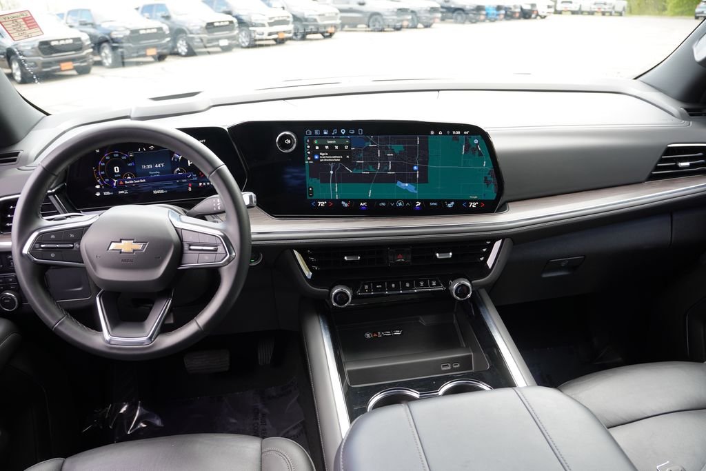 Used 2025 Summit White Chevrolet LT image 21