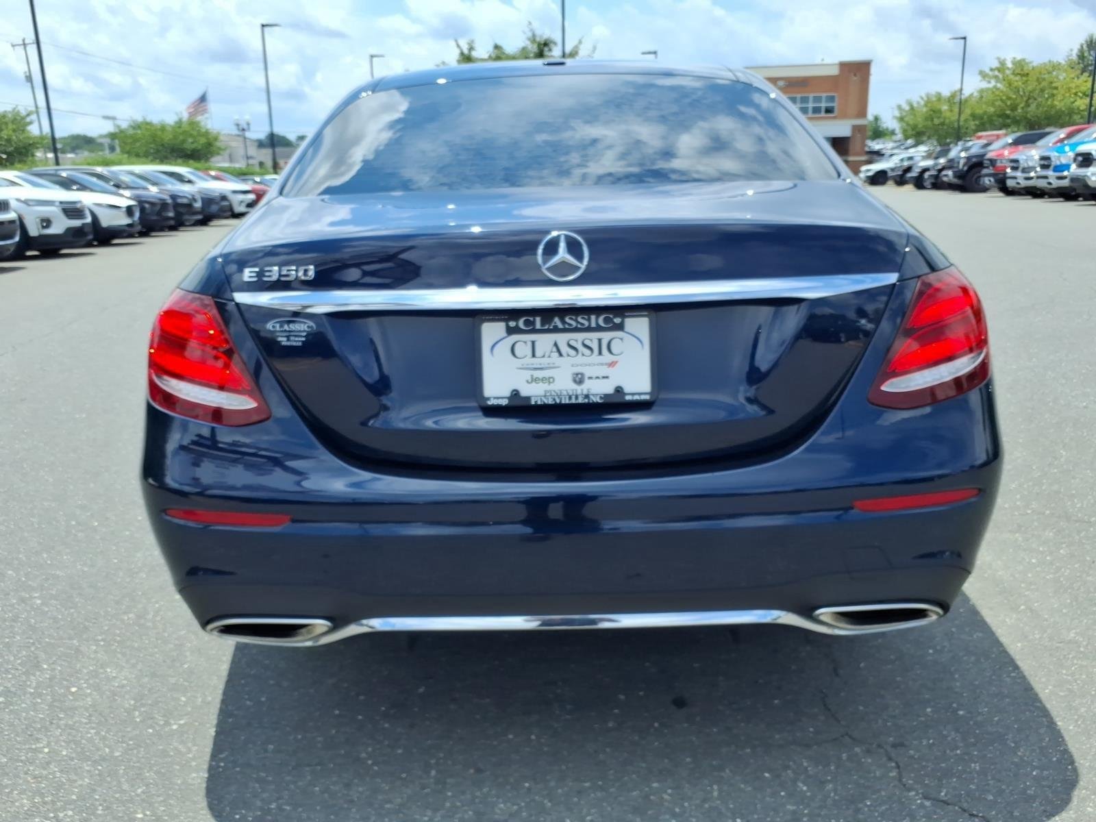 Used 2020 Lunar Blue Metallic Mercedes-Benz E 350 image 18