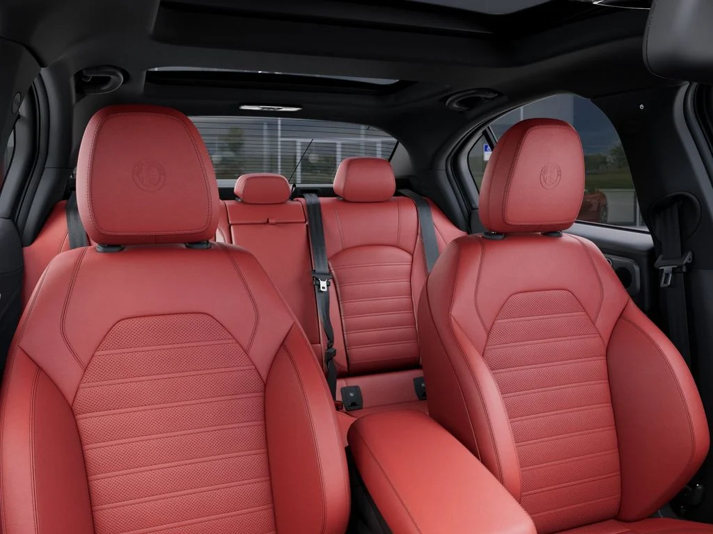 New 2025 Alfa Rosso (Red) Exterior Paint Alfa Romeo Base image 27