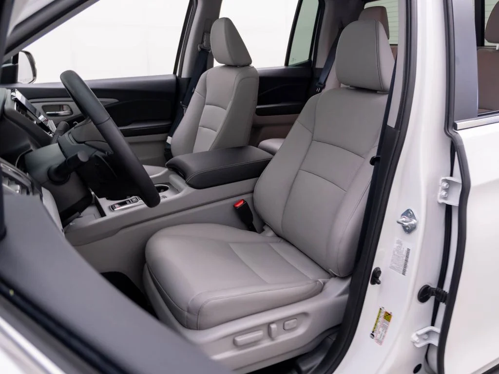 Certified Used 2025 White Honda RTL image 16