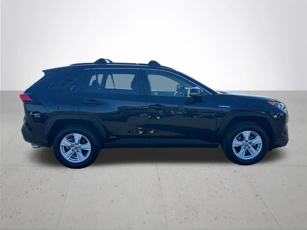 Used 2020 Black Toyota LE image 6