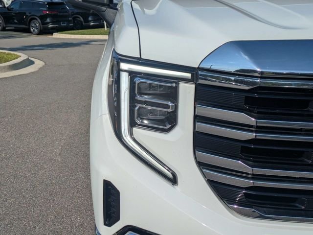 Used 2025 White GMC SLT image 9