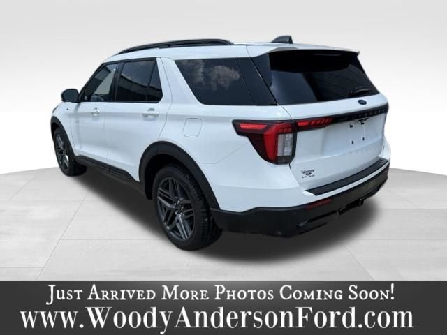 Used 2025 Star White Ford ST-Line image 5