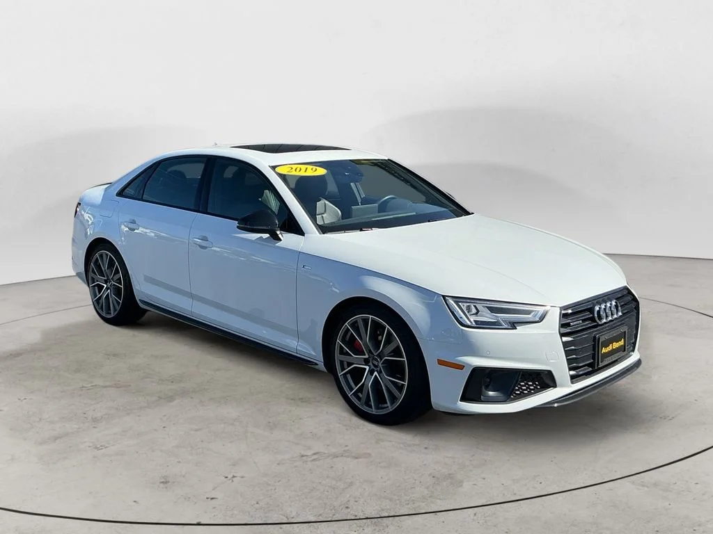 2019 Audi A4 2.0T quattro S tronic Premium Plus's photo