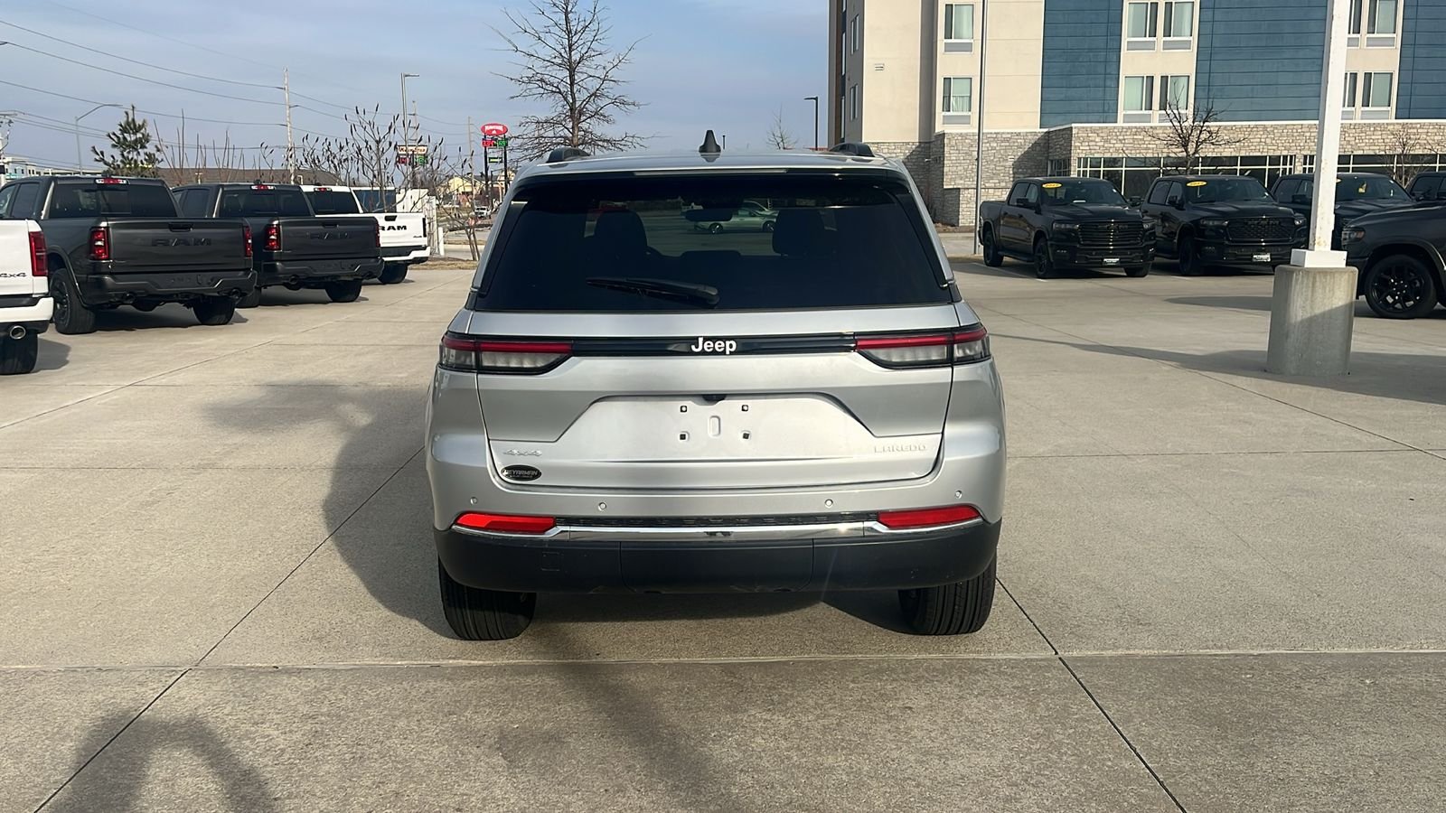 New 2026 Silver Zynith Exterior Paint Jeep Laredo X image 7