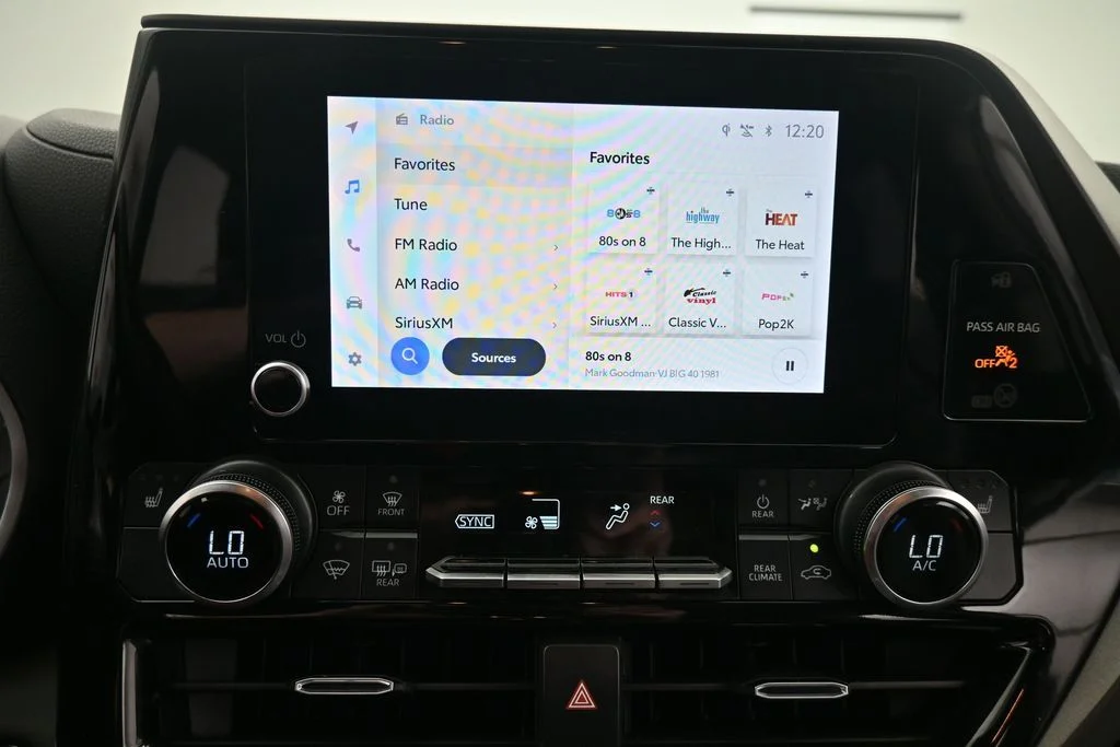 Used 2023  Toyota XLE image 24