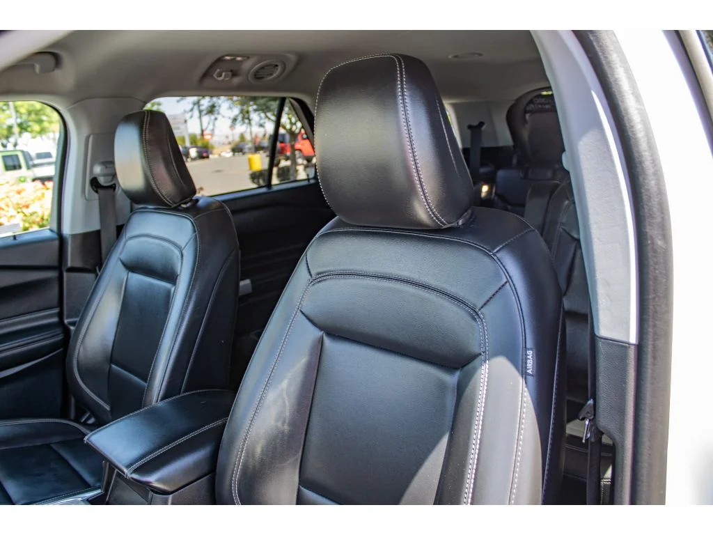 Used 2023 Oxford White Ford XLT image 33