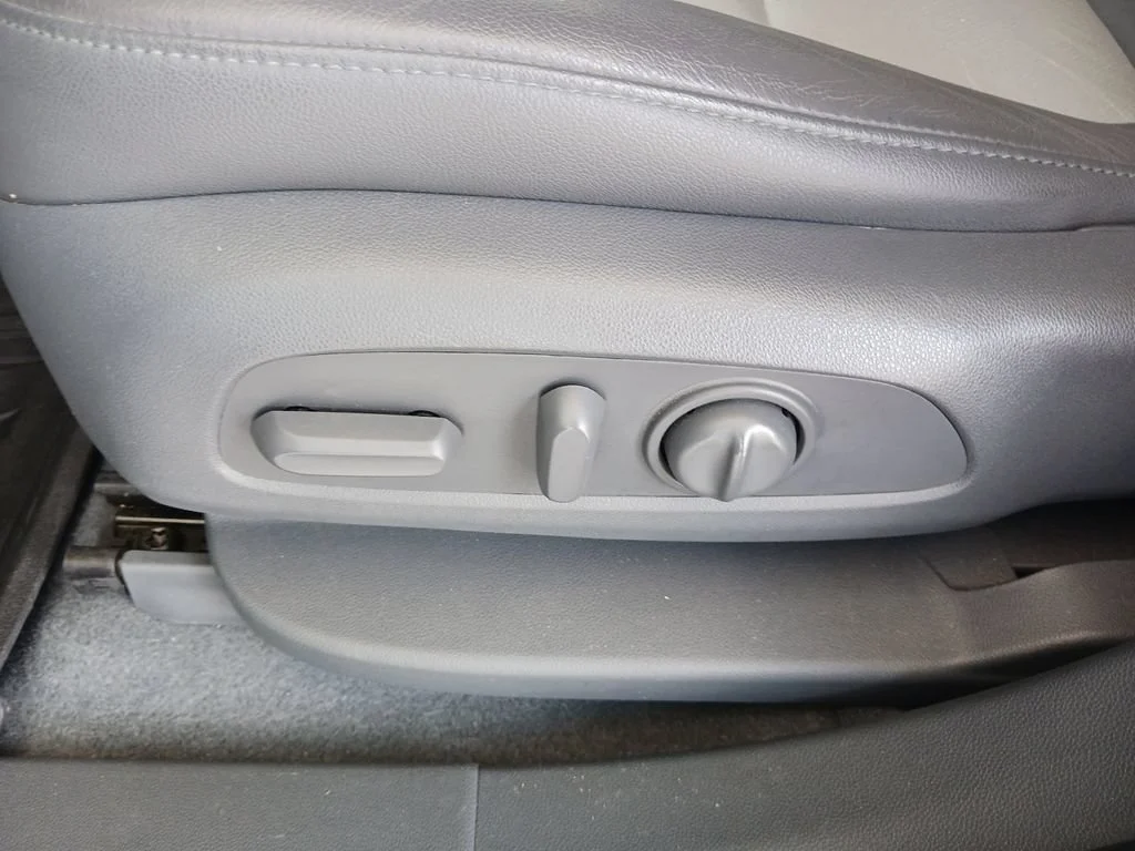Used 2019 GRAPHITE METALLIC Chevrolet  image 30
