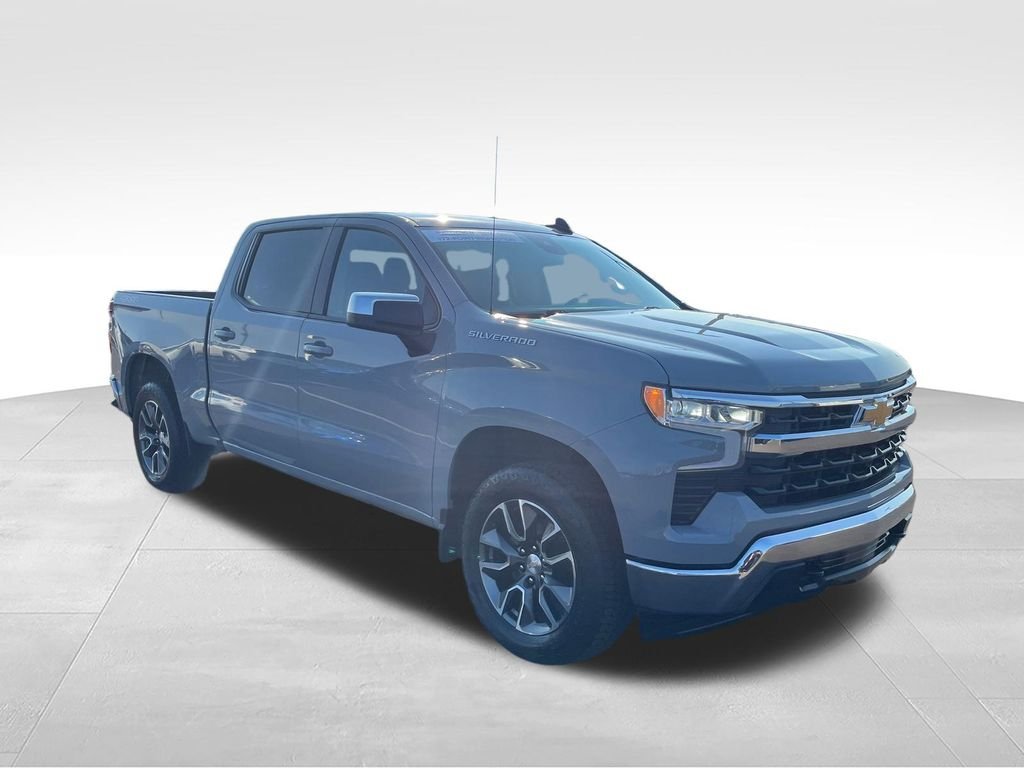 Used 2024 Gray Chevrolet LT image 7