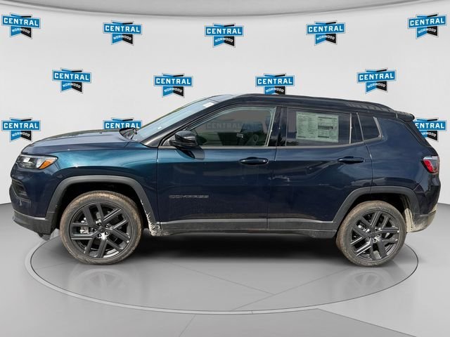 New 2026 Fathom Blue Pearl-Coat Exterior Paint Jeep Limited image 2