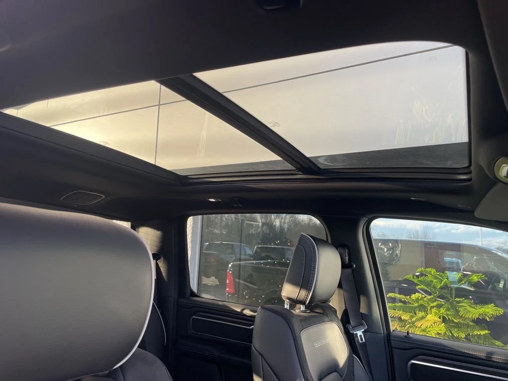 New 2026 Diamond Black Crystal Pearl-Coat Exterior Paint RAM Laramie image 18