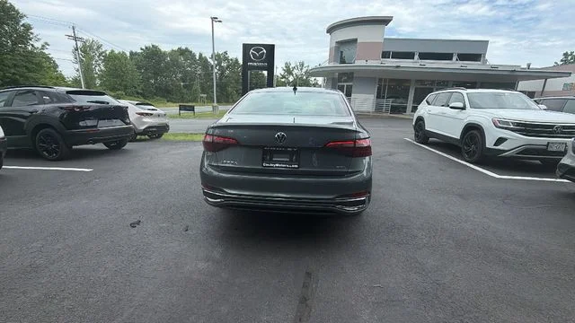 Used 2022 Gray Volkswagen 1.5T SEL image 6