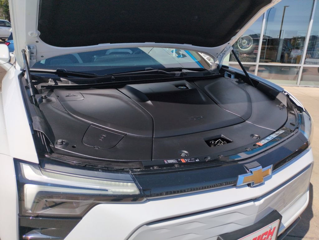 Used 2024 Summit White Chevrolet LT image 21