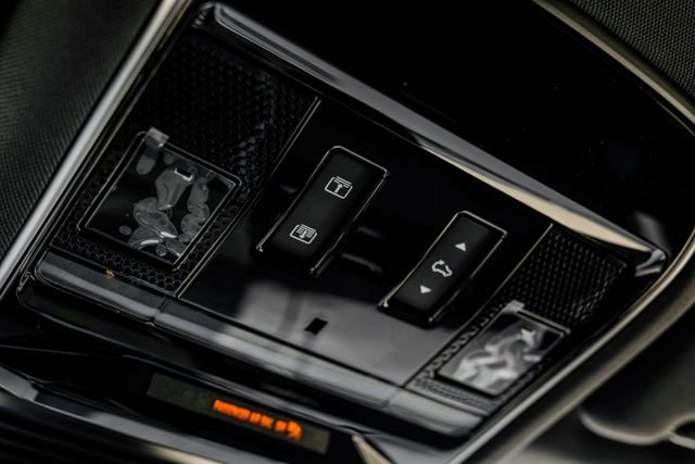 New 2026  Land Rover SE image 37