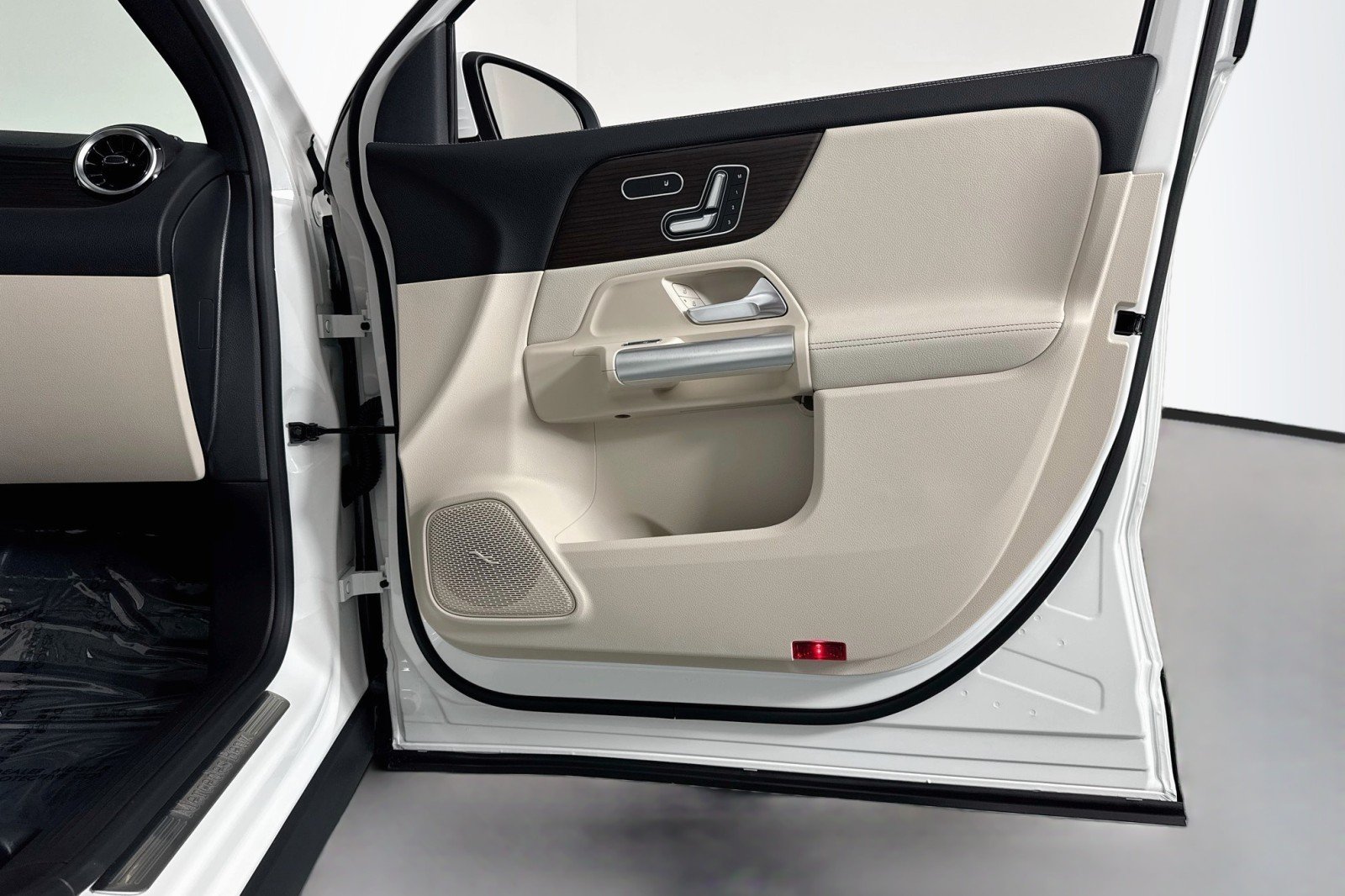 Certified Used 2026 Polar White Mercedes-Benz 250 image 25
