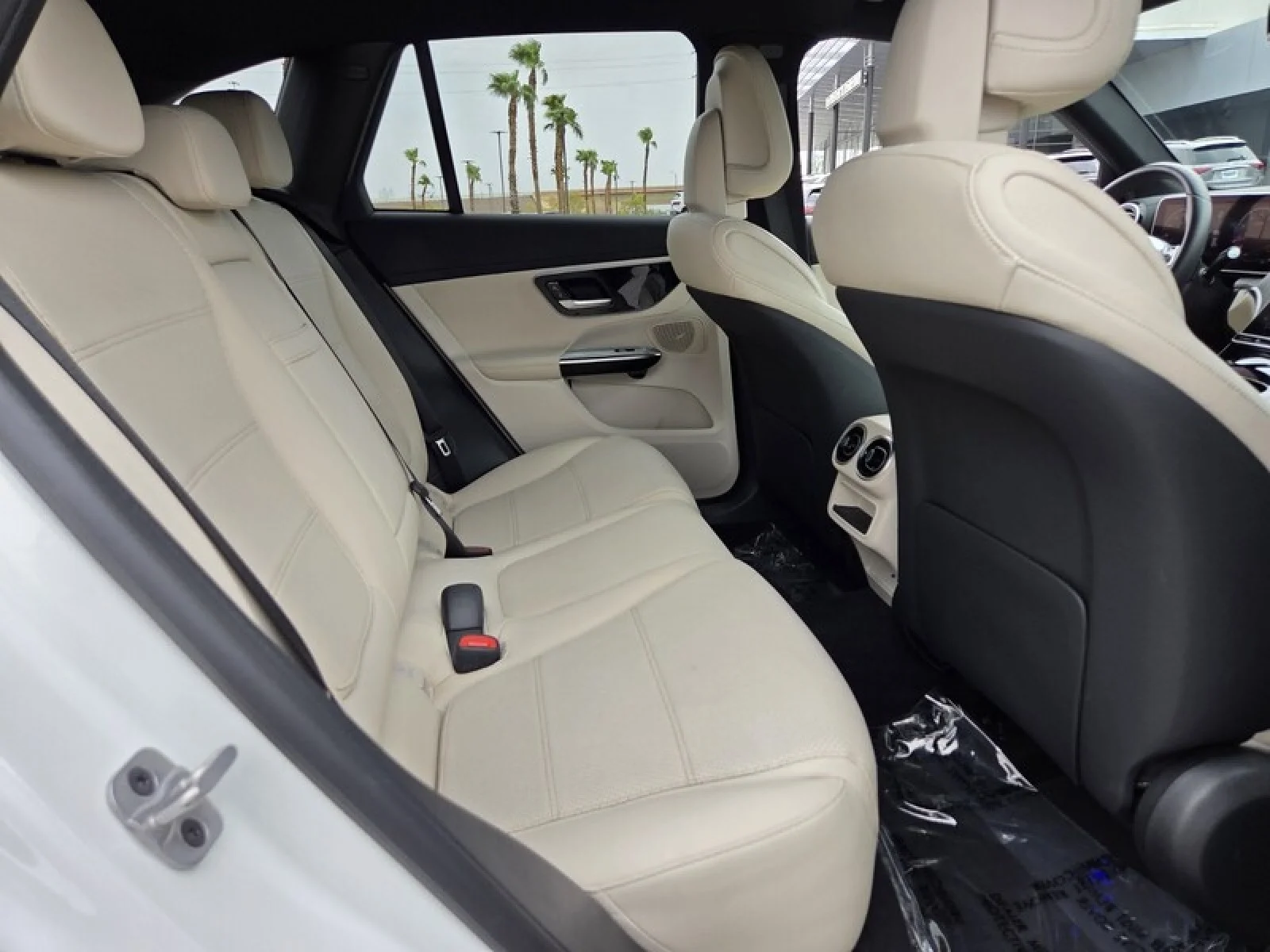 Certified Used 2024 Polar White Mercedes-Benz GLC 300 image 18