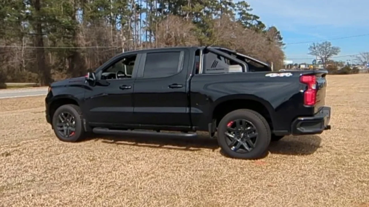 2025 Chevrolet Silverado 1500 RST - Photo 30