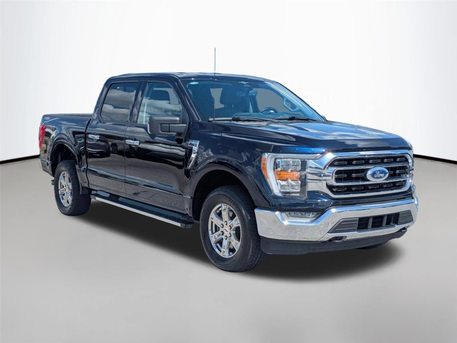 Used 2023 Antimatter Blue Metallic Ford XLT image 3