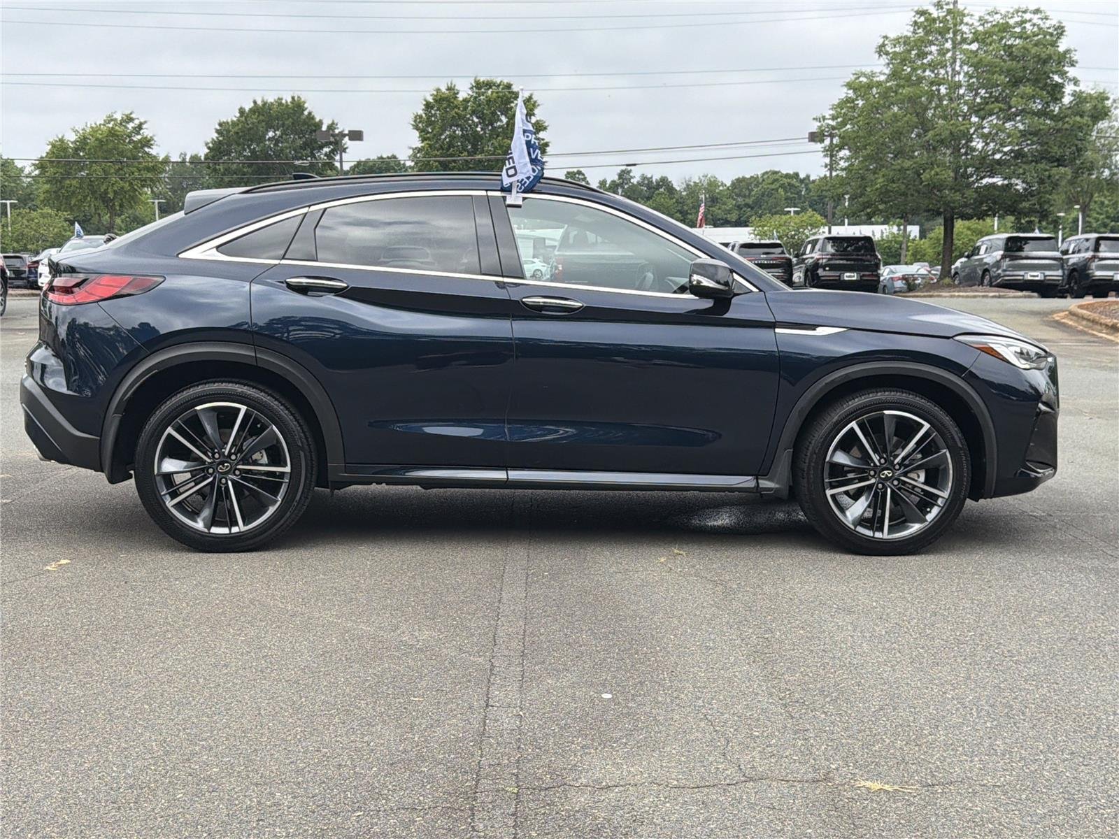 Certified Used 2025 Hermosa Blue INFINITI LUXE image 27