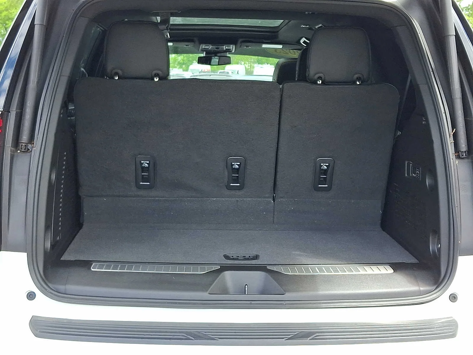 Used 2023 Summit White GMC AT4 image 31