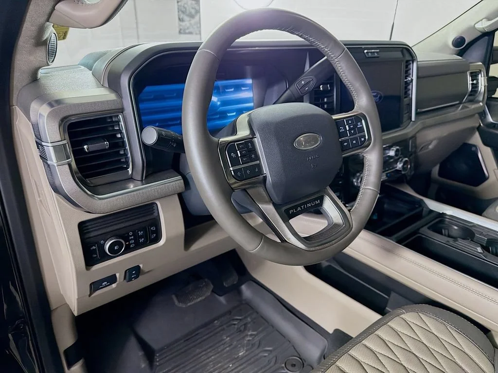 Used 2025  Ford XL image 10