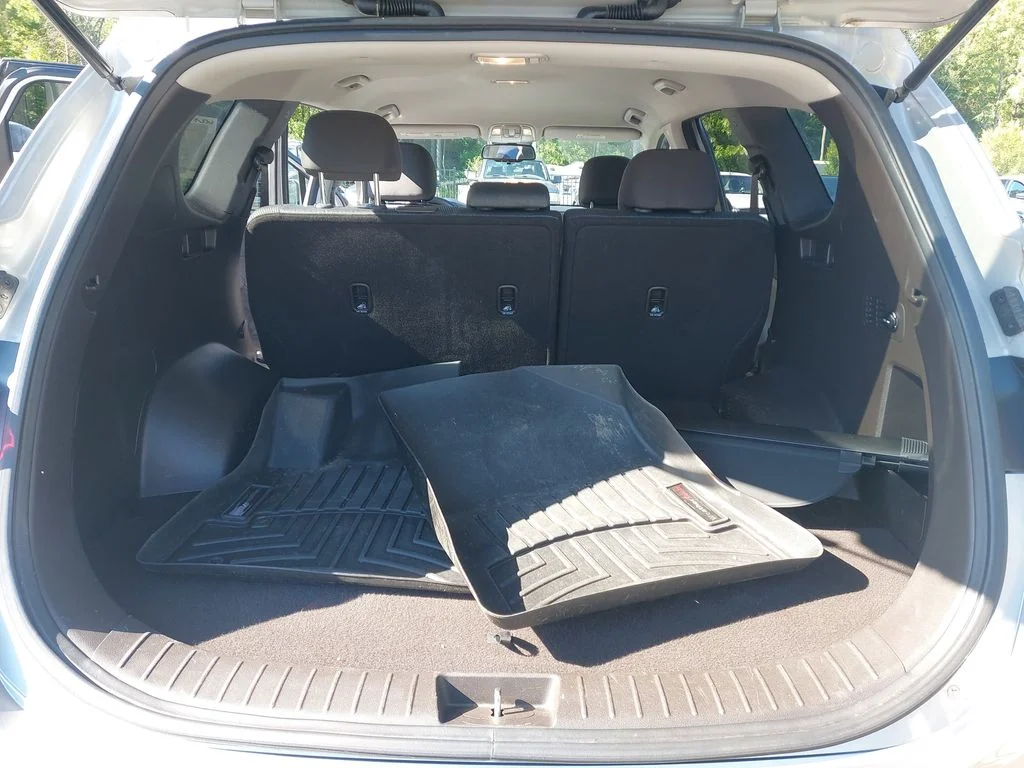Used 2020 Silver Hyundai SEL image 12