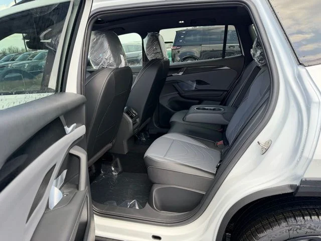 New 2026 White Volkswagen 2.0T SE R-Line Black image 9