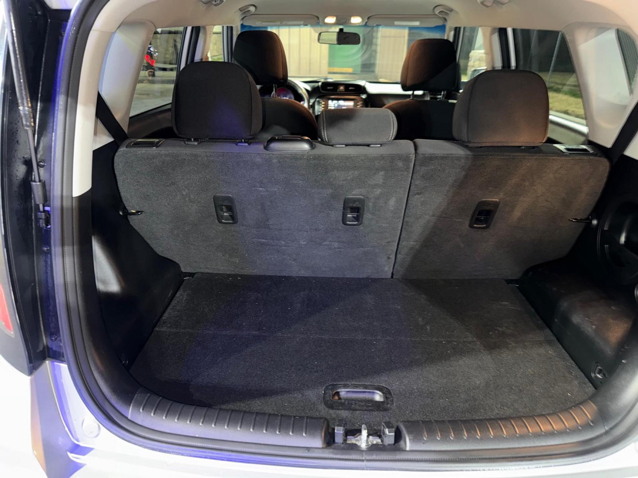 Used 2018 Bright Silver Kia Base image 3