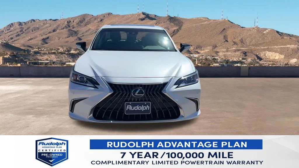 Used 2025 White Lexus 300h image 9