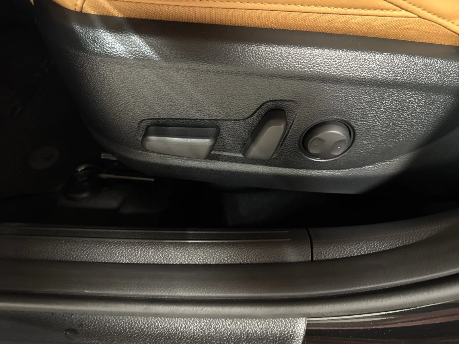 Used 2024 Black Kia EX image 15