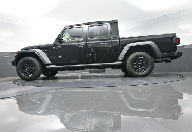 Used 2022 Black Jeep Sport image 30