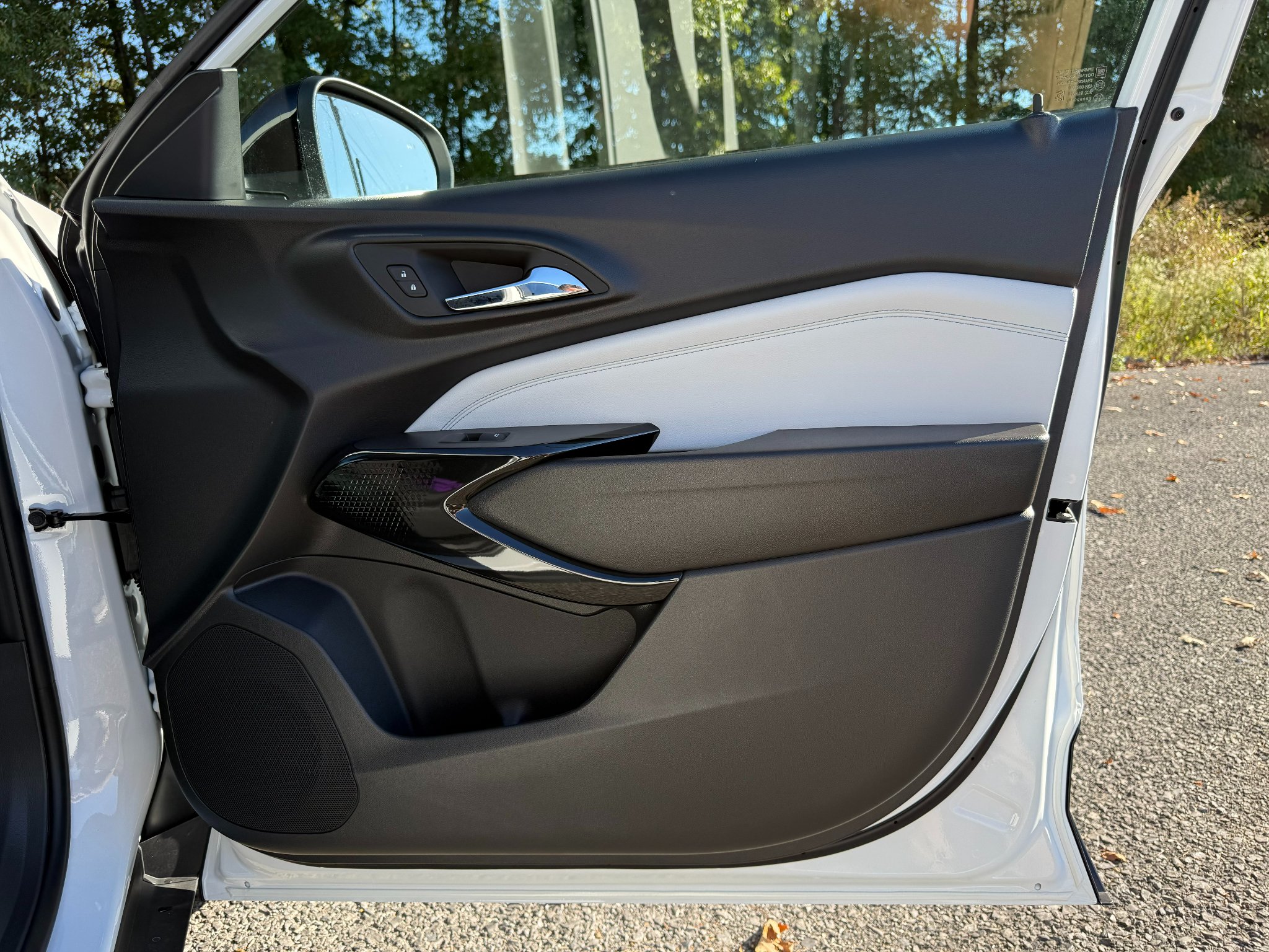New 2026 Summit White Chevrolet LT image 28