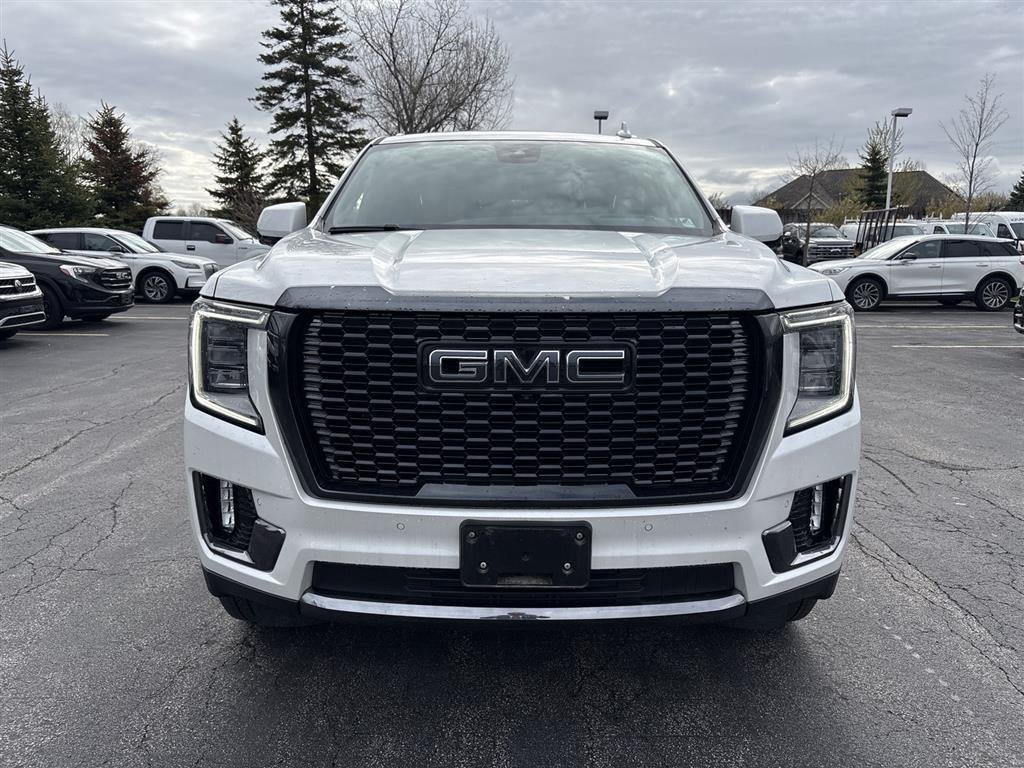 Used 2023 White Frost Tricoat GMC Denali Ultimate image 2