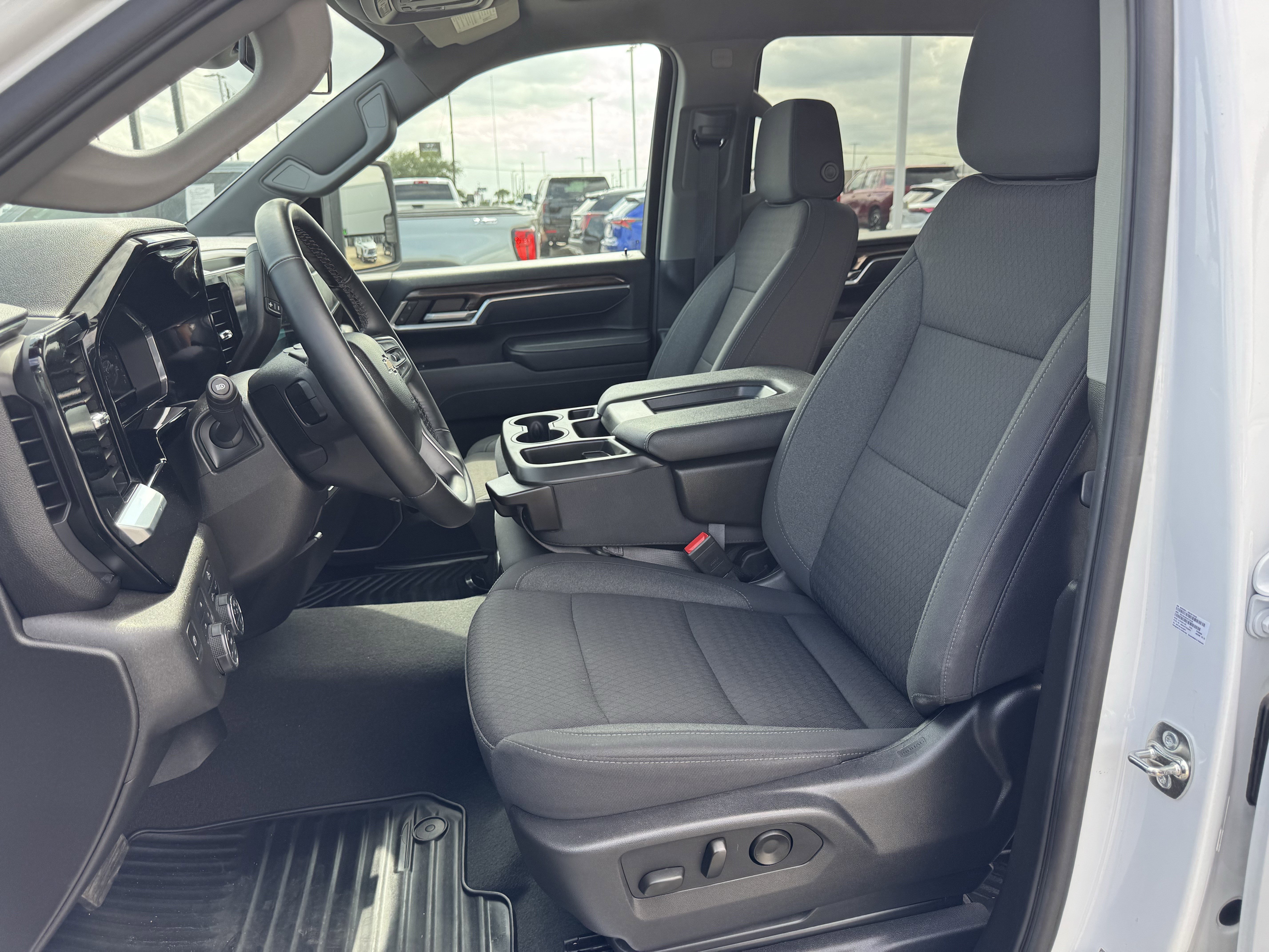 Used 2025 Summit White Chevrolet LT image 26