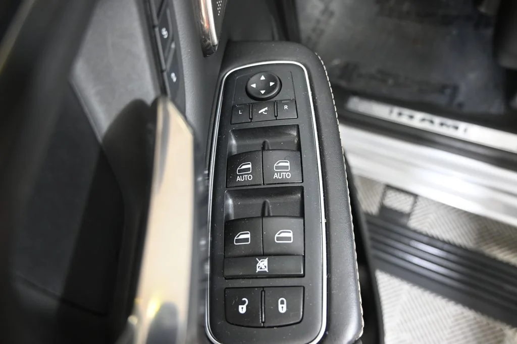Used 2020 Silver Ram Limited image 19