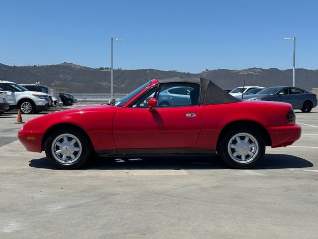 Used 1992 Classic Red Mazda Base image 6