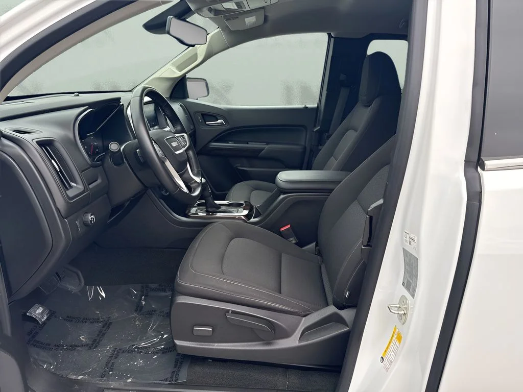 Used 2018 White GMC SLE1 image 9