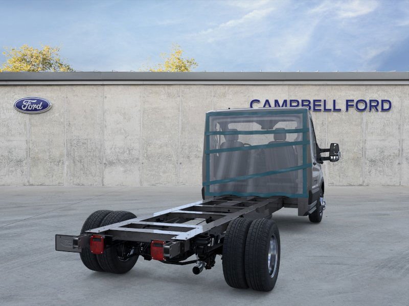 New 2026 Carbonized Gray Metallic Ford Cutaway image 29