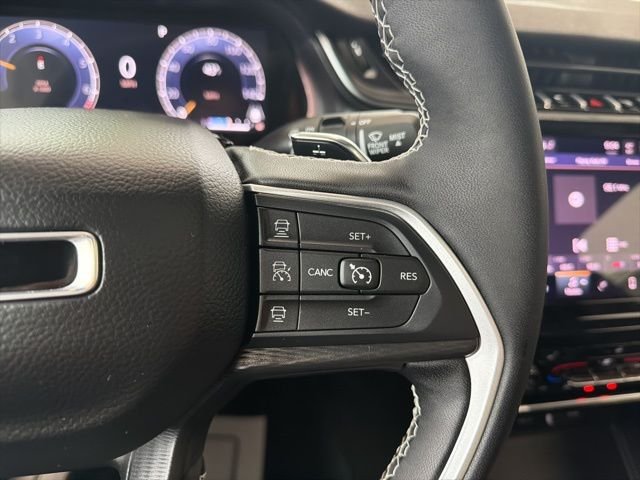 Used 2025 Gray Jeep Altitude X image 28