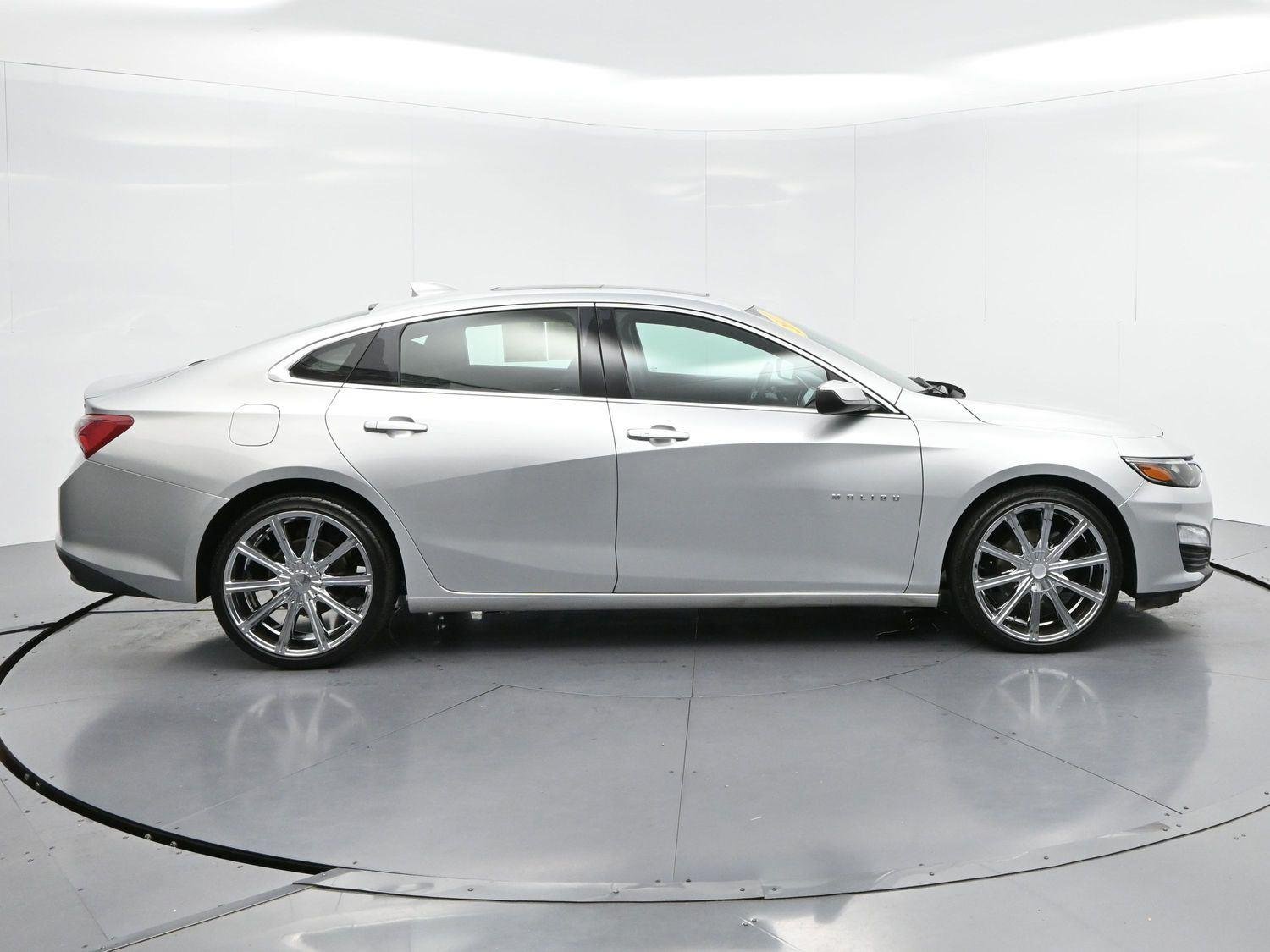 Used 2021 SILVER ICE METALLIC Chevrolet LT image 8