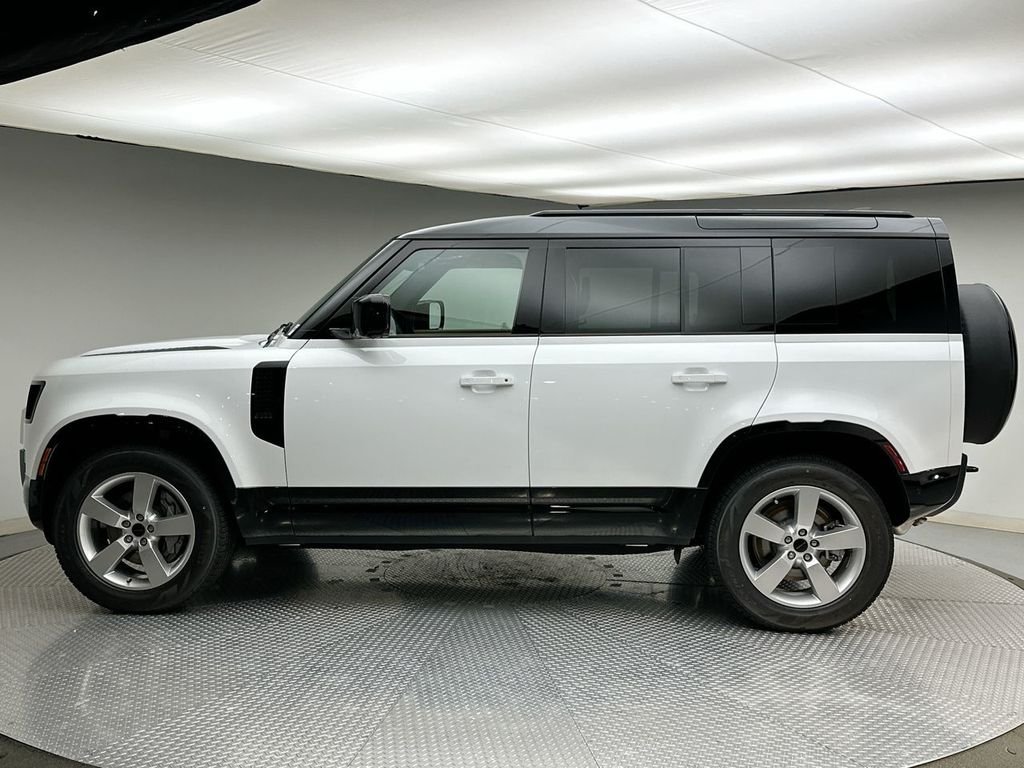 New 2026 Fuji White Land Rover X-Dynamic SE image 10