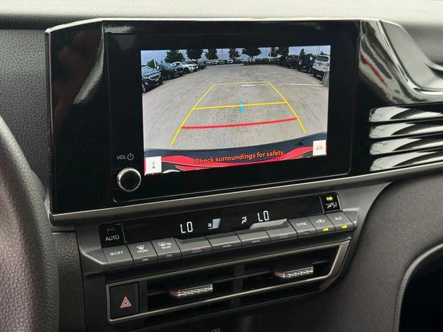 2025 Toyota Camry LE - Photo 18
