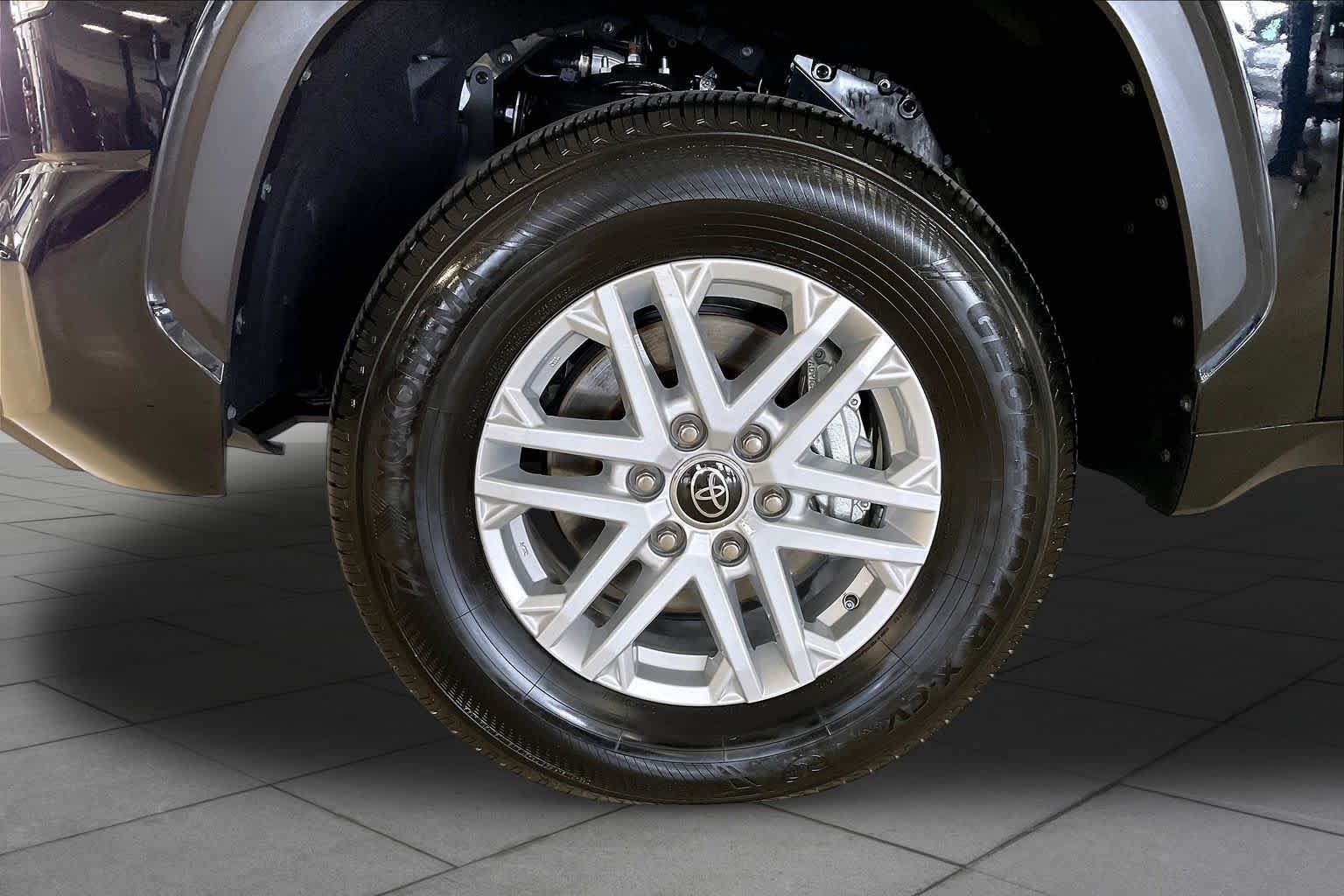 Used 2023 Midnight Black Metallic Toyota SR5 image 10