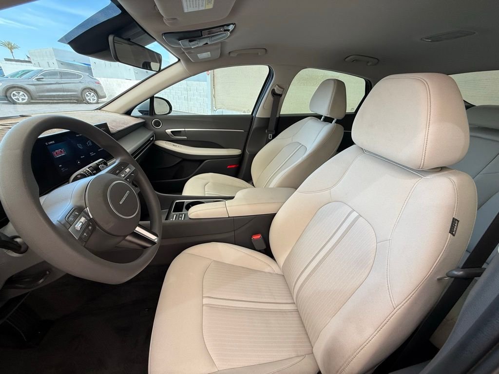 Used 2024 Silver Hyundai SEL image 30