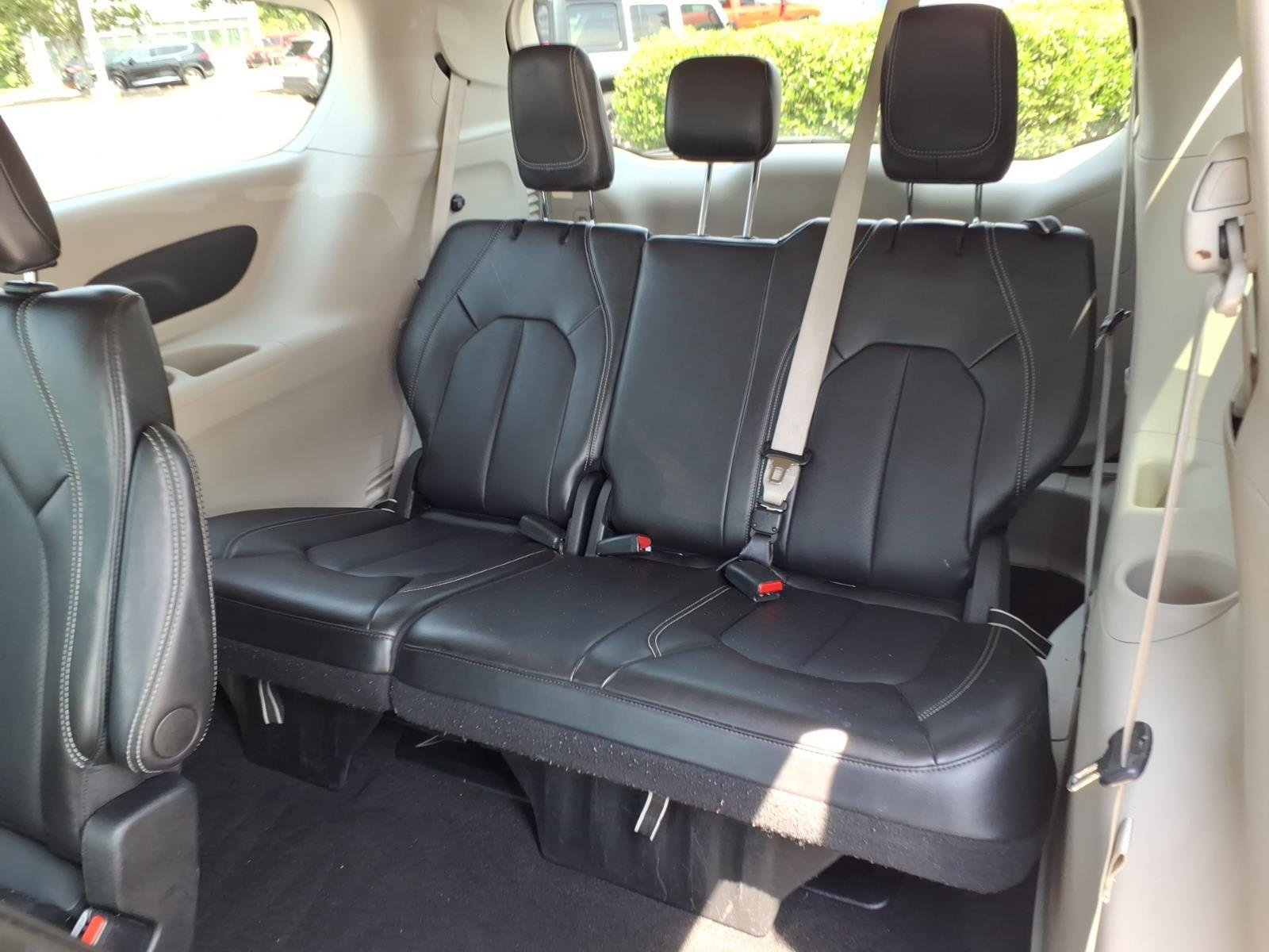 Used 2024 Silver Mist Clearcoat Chrysler Touring L image 19