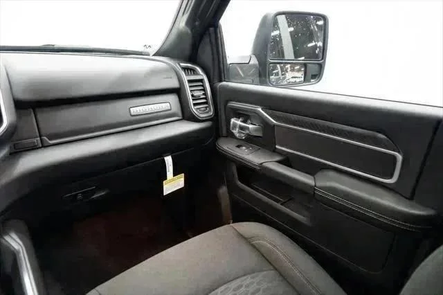2026 RAM 2500 Big Horn - Photo 10