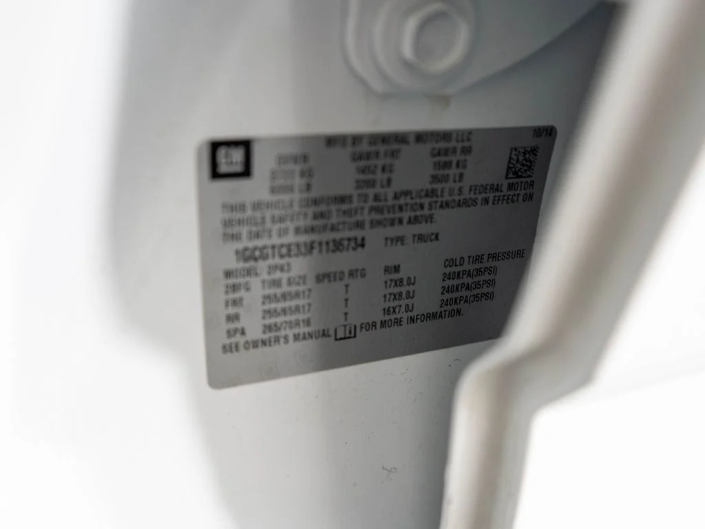Used 2015 White Chevrolet Z71 image 34