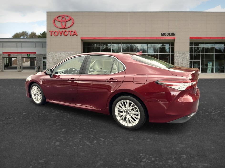 Used 2018 Ruby Flare Pearl Toyota XLE image 5
